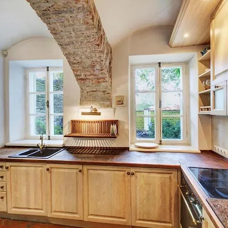 Cozy Old Town Historic House