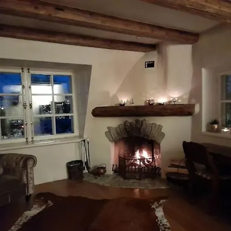 Cozy Old Town Historic House
