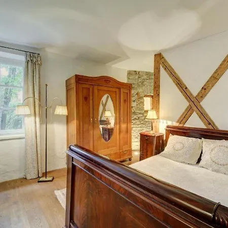 Апартаменты Cozy Old Town Historic House